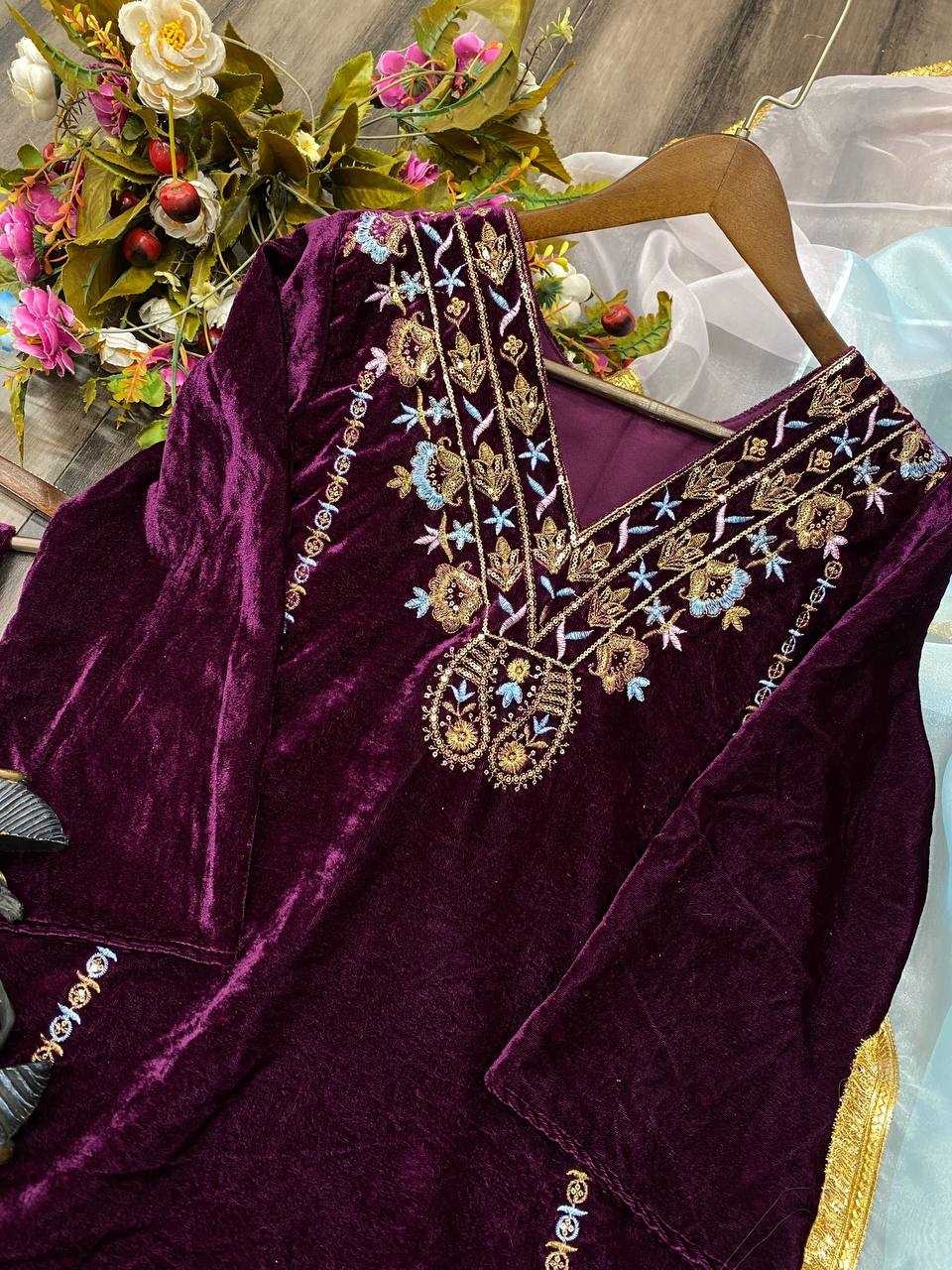 YNF VELVET RIN110 197 SUITS & DRESSES WHOLESALE KASHMIRI VELVET EMBROIDERY LADIES SILK ZARI WORK SUITS MANUFACTURER