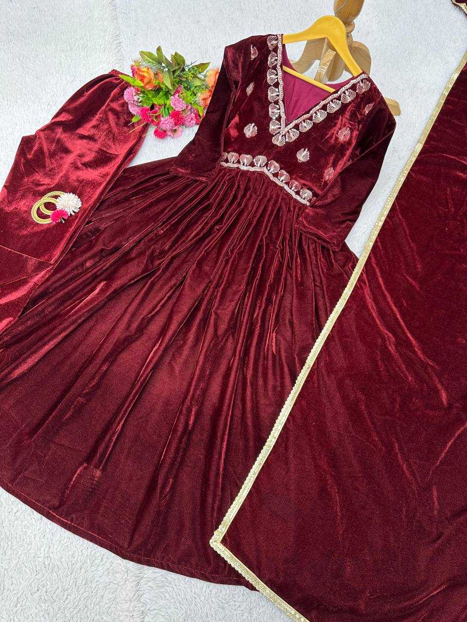 YNF VELVET RIN133 8069 SUITS & DRESSES WHOLESALE VELVET LADIES SILK ANARKALI ZARI WORK SUITS MANUFACTURER