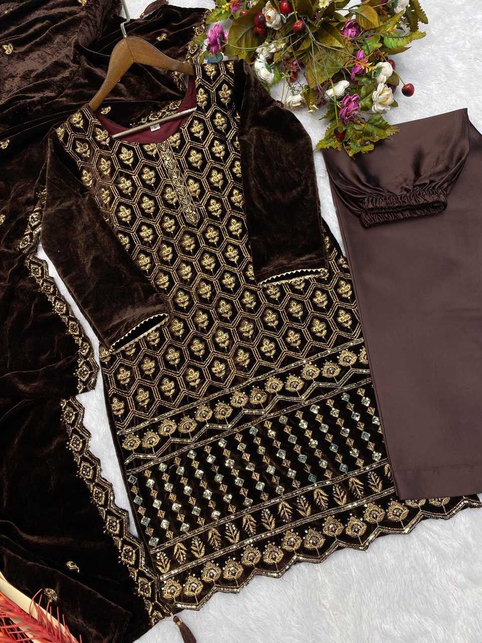 YNF VELVET RIN141 1782 SUITS & DRESSES WHOLESALE LADIES SILK VELVET KASHMIRI EMBROIDERY SUITS MANUFACTURER