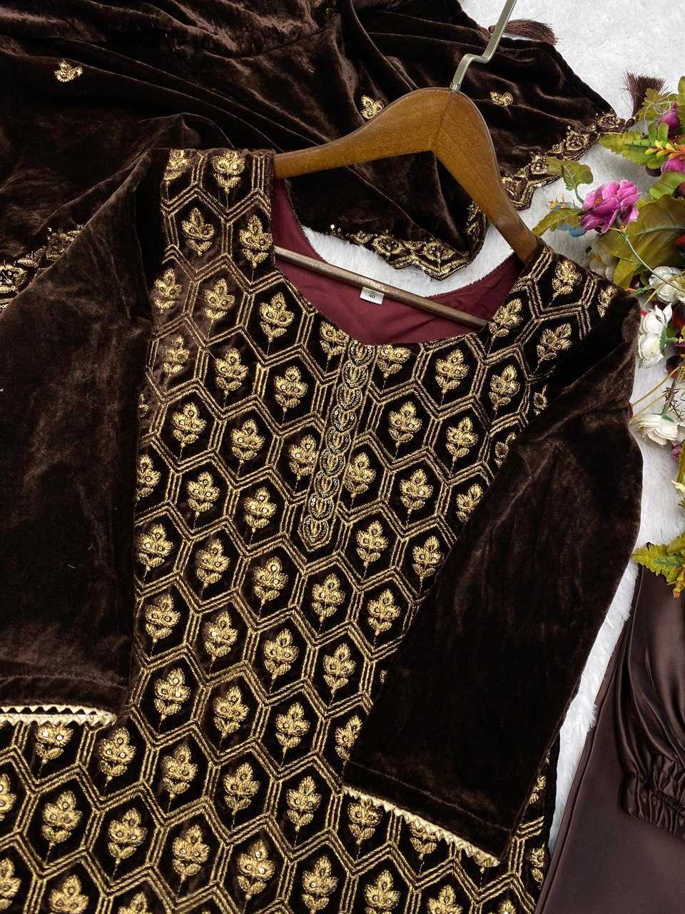 YNF VELVET RIN141 1782 SUITS & DRESSES WHOLESALE LADIES SILK VELVET KASHMIRI EMBROIDERY SUITS MANUFACTURER