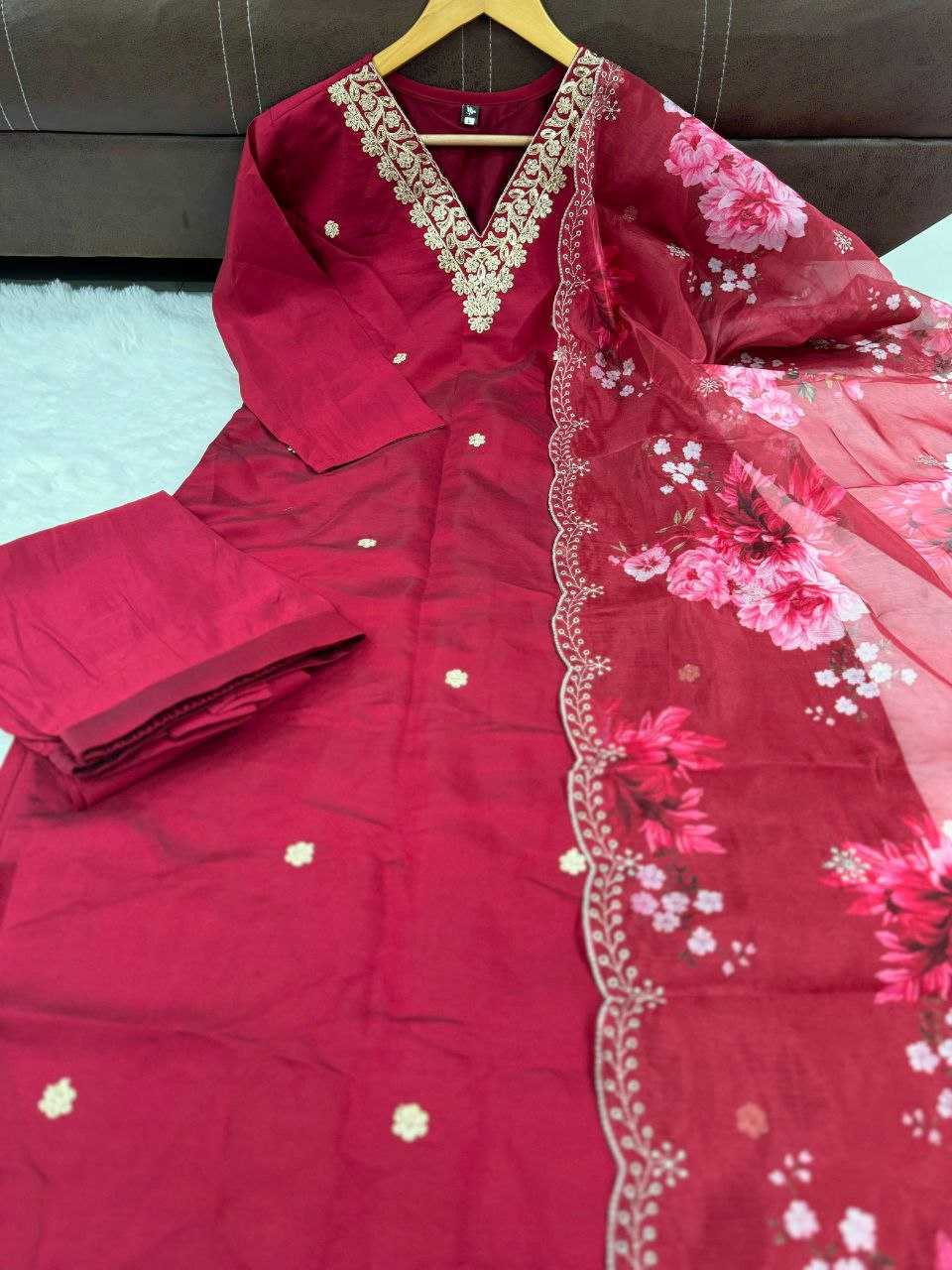 YNF VISCOSE CHANDERI RIN127 266 SUITS & DRESSES WHOLESALE LADIES WEDDING CHANDERI DIWALI  COLLECTIONS MANUFACTURER