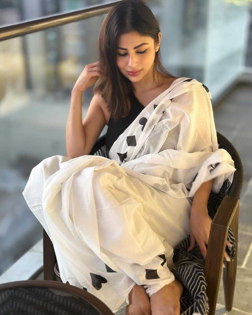 YNF CHANDERI SOFT KESH162 VRT18 SAREES BOLLYWOOD COLLECTIONS WHOLESALE PRINTED CHANDERI WHITE MOUNI ROY LIGHTWEIGHT SAREES MANUFACTURER