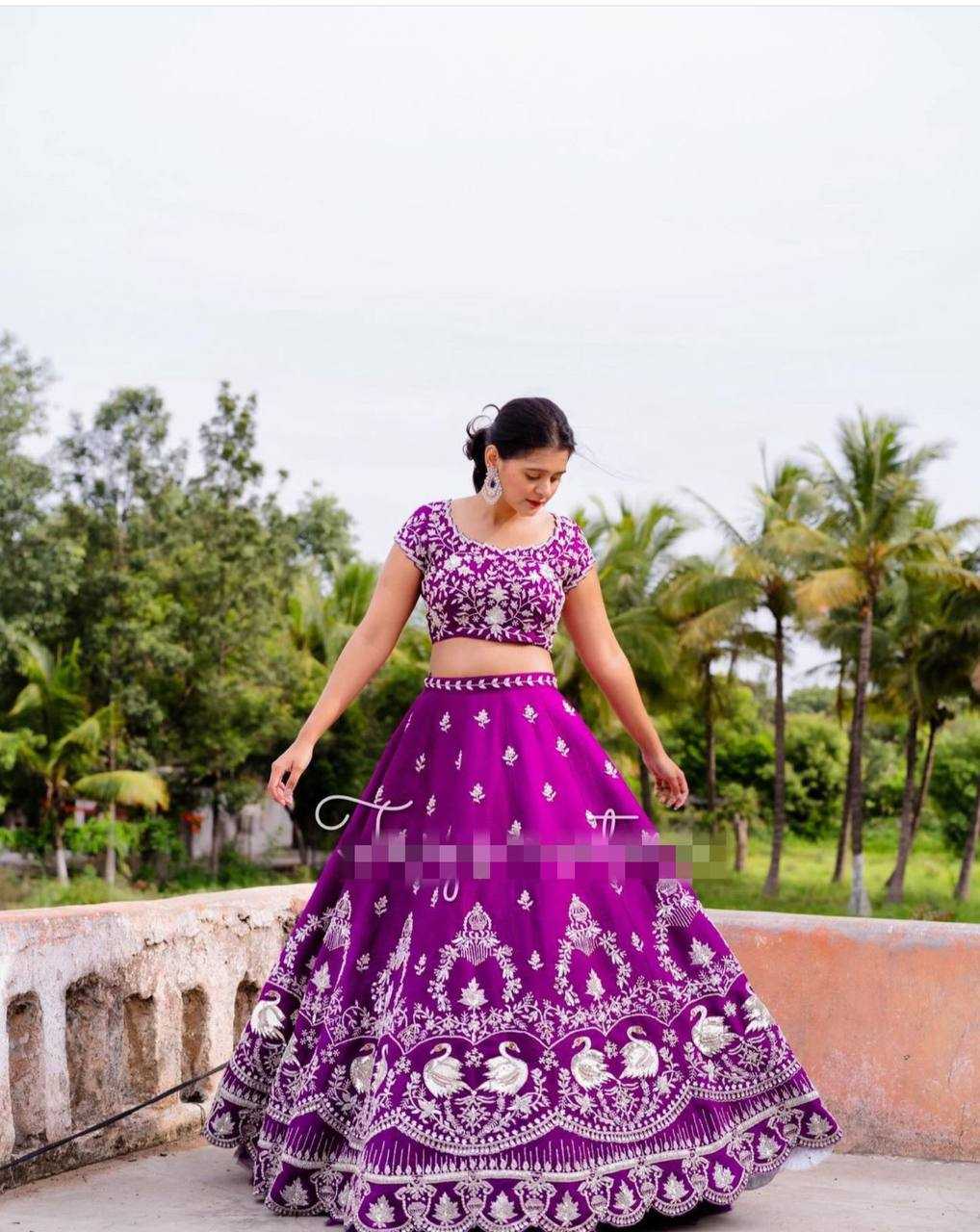 YNF CHINON KESH120 127 LEHENGAS WHOLESALE TRADITIONAL SILK EMBROIDERED LEHENGAS MANUFACTURER