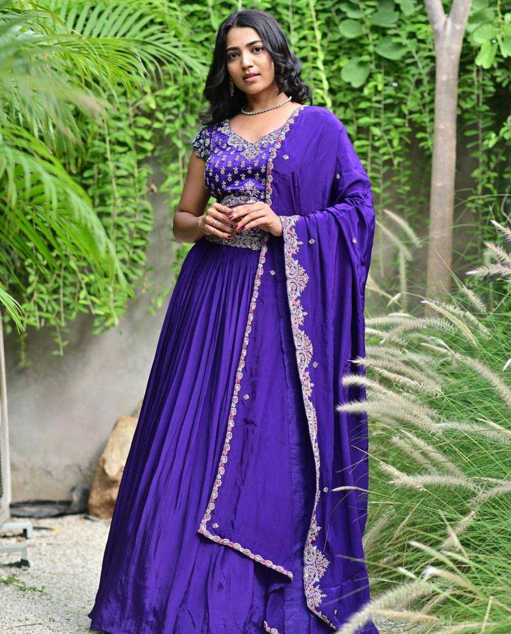 YNF CHINON KESH120 161 LEHENGAS WHOLESALE TRADITIONAL EMBROIDERED SILK LEHENGAS MANUFACTURER