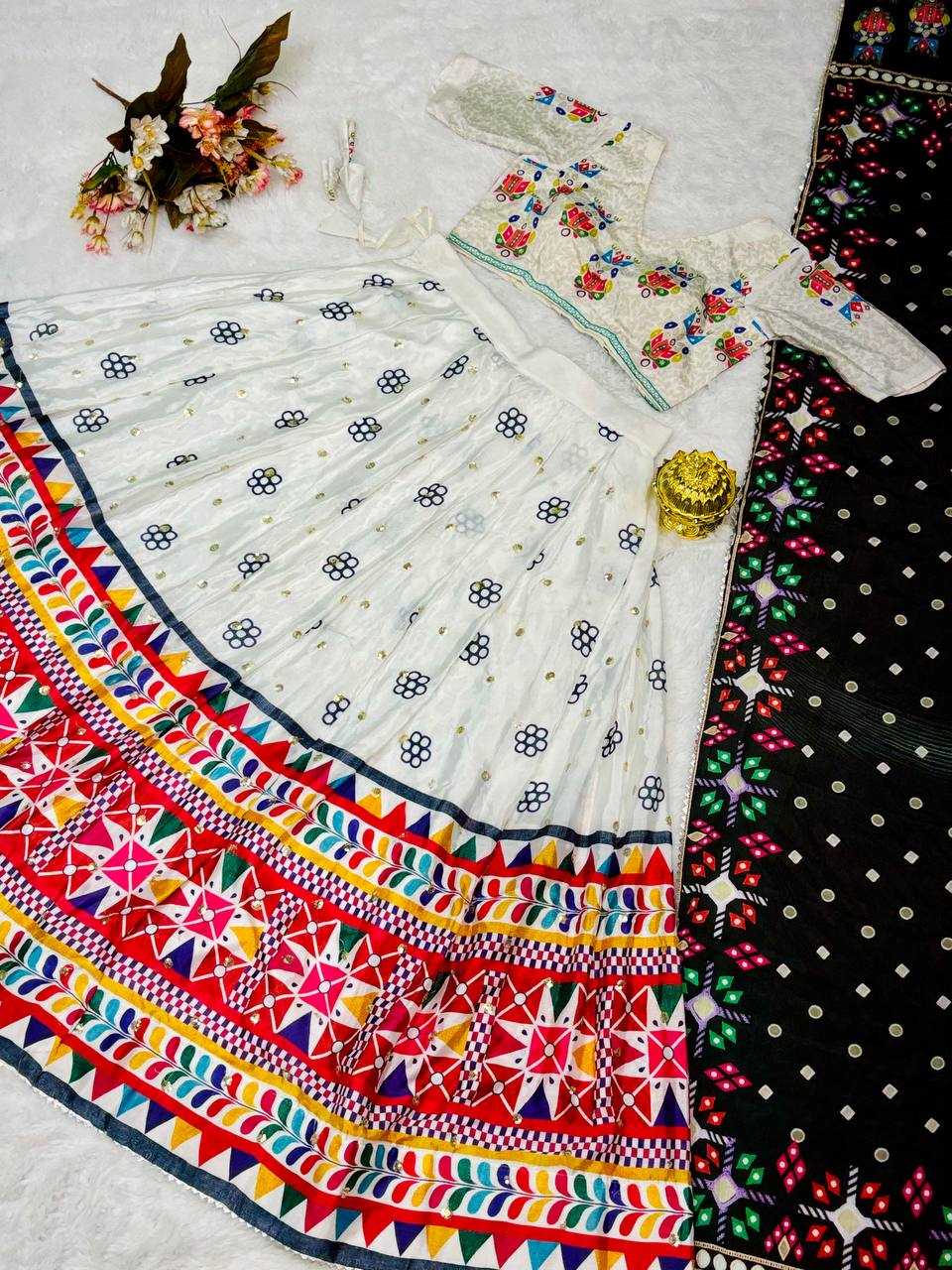 YNF CHINON KESH163 22 LEHENGAS WHOLESALE TRADITIONAL PRINTED NAVRATRI CHANIYA CHOLI LEHENGAS MANUFACTURER