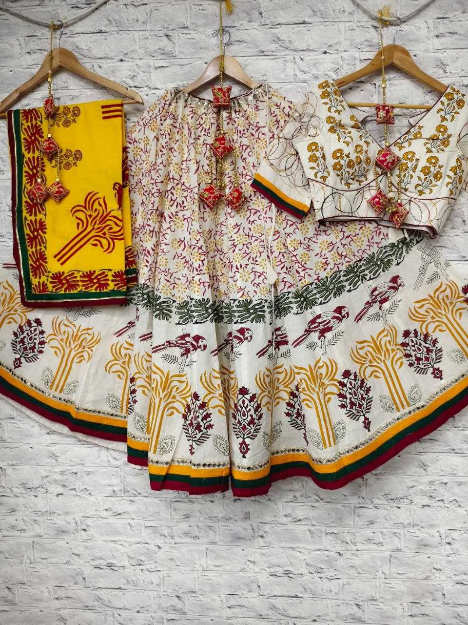 YNF COTTON KESH179 AHB63 LEHENGAS WHOLESALE TRADITIONAL PRINTED WHITE LEHENGAS MANUFACTURER