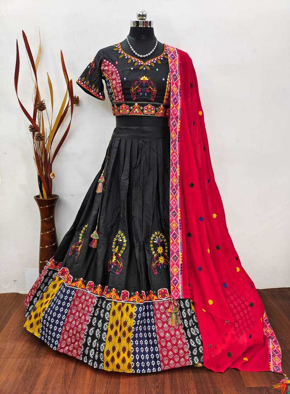 YNF COTTON KESH211 LDY72 LEHENGAS WHOLESALE TRADITIONAL PRINTED CHANIYA CHOLI NAVRATRI CHANIYA CHOLI MANUFACTURER