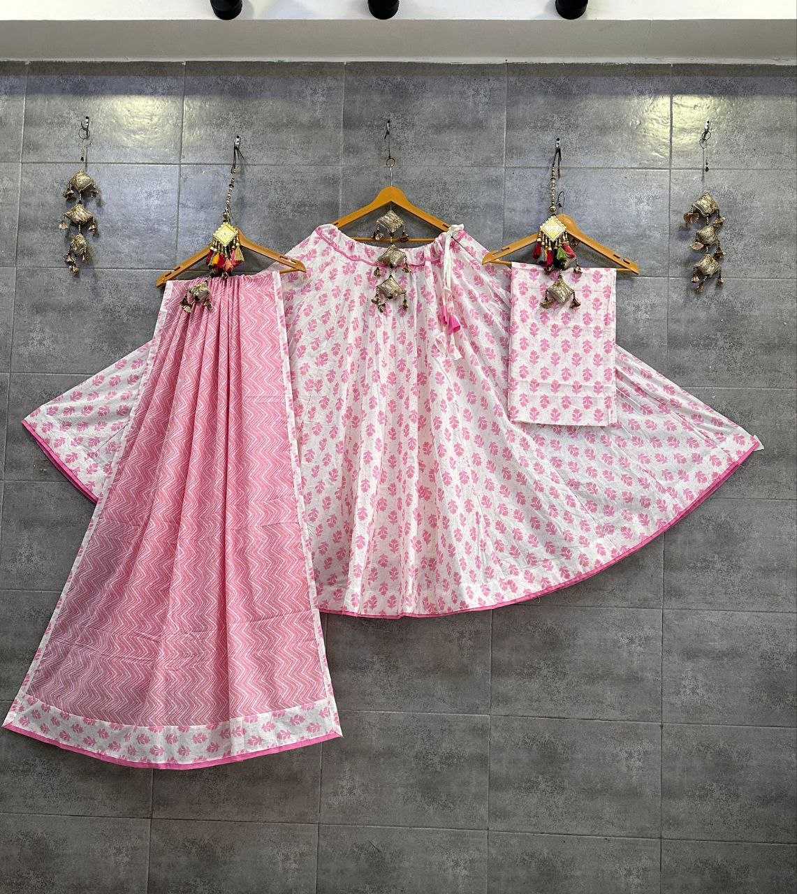 YNF COTTON CAMBRIC KESH179 AHB68 LEHENGAS WHOLESALE PRINTED CHANIYA CHOLI SIMPLE LEHENGAS MANUFACTURER