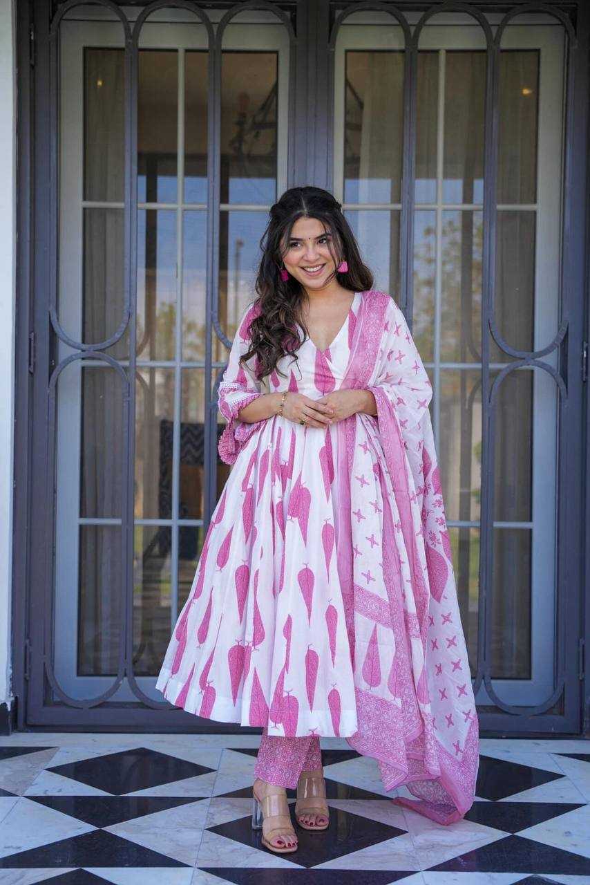 YNF MUSLIN KESH232 998 GOWNS WHOLESALE PRINTED ANARKALI WHITE GOWNS MANUFACTURER