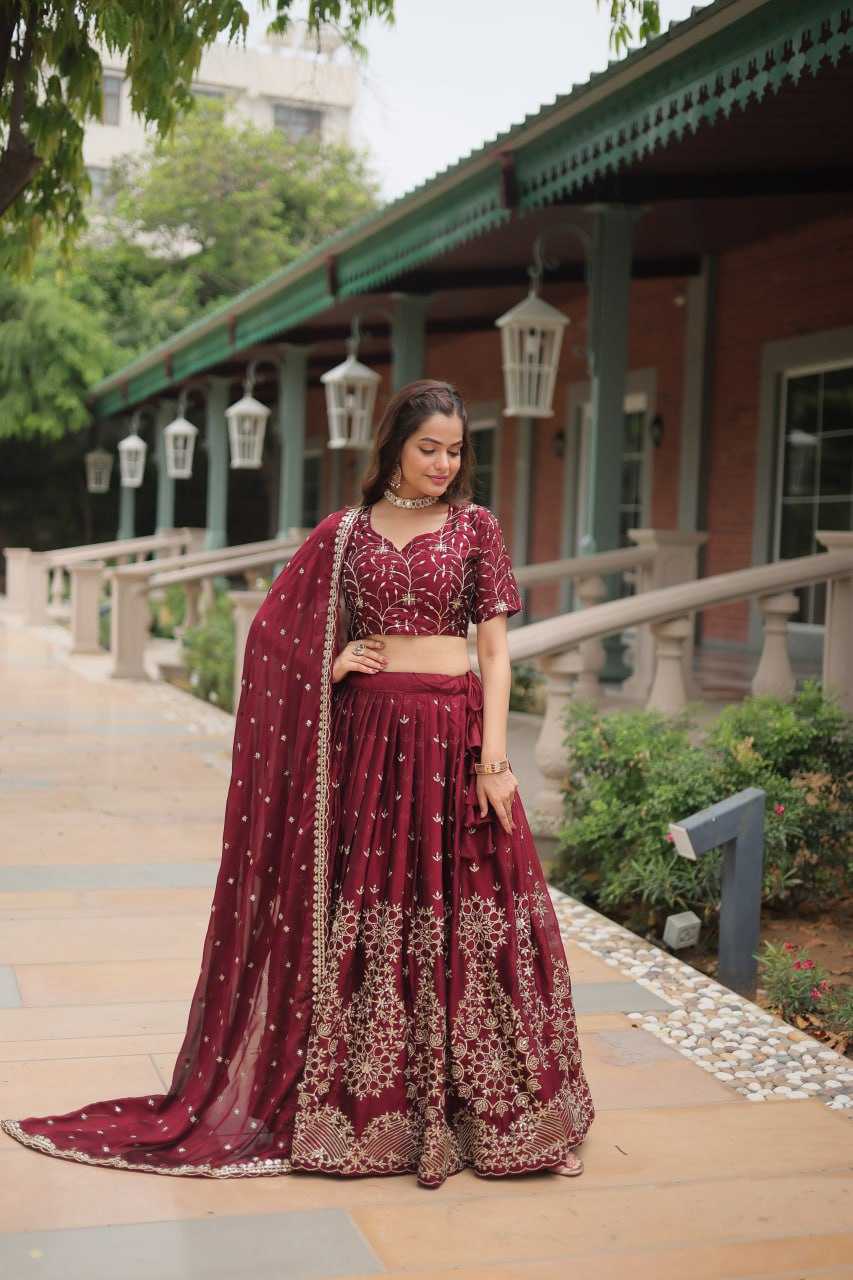 YNF RANGOLI SILK KESH215 5038 LEHENGAS WHOLESALE SILK WEDDING EMBROIDERED LEHENGAS MANUFACTURER