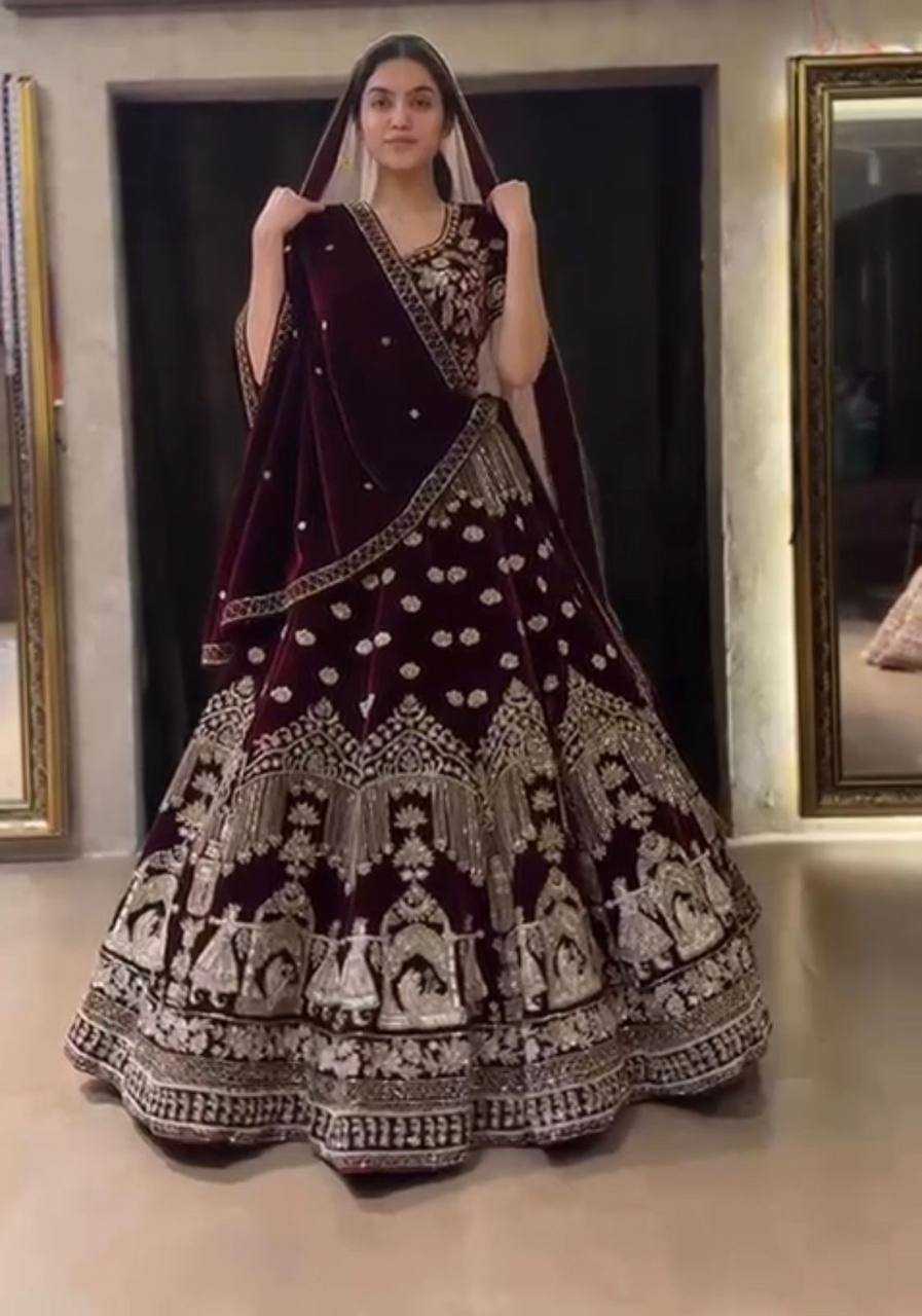 YNF VELVET RIN108 1685 LEHENGAS WHOLESALE DESIGNER BRIDAL EMBROIDERED VELVET SEQUINS LEHENGAS MANUFACTURER