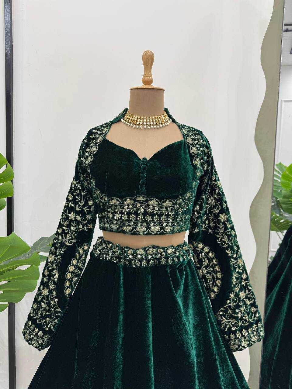 YNF VELVET RIN162 302 LEHENGAS WHOLESALE GREEN SEQUINS VELVET LEHENGAS MANUFACTURER