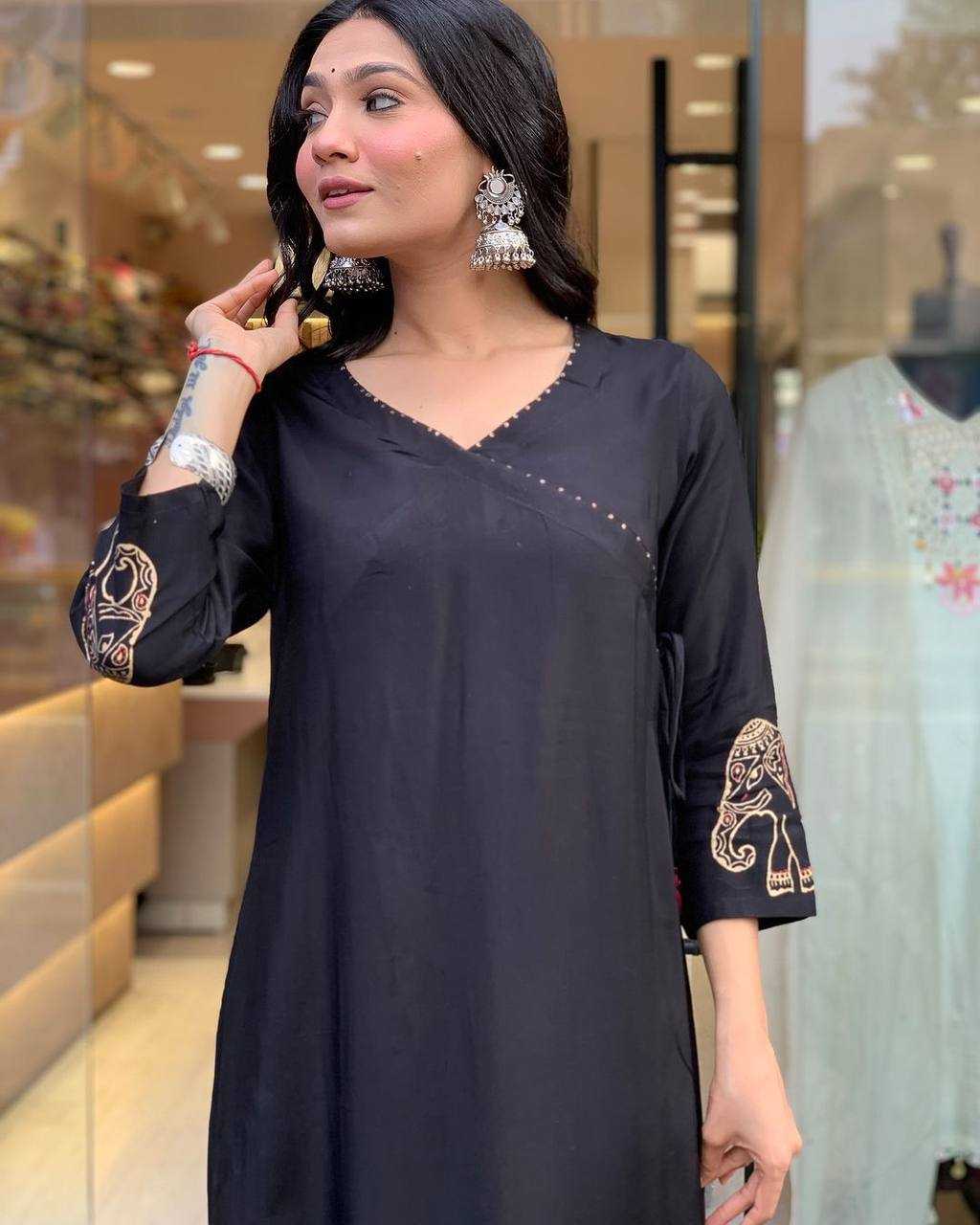 YNF MUSLIN KESH211 LDY115 KURTIS WHOLESALE FESTIVE LONG KURTI WITH BOTTOM BLACK KURTIS MANUFACTURER