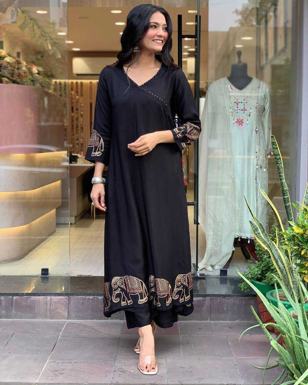 YNF MUSLIN KESH211 LDY115 KURTIS WHOLESALE FESTIVE LONG KURTI WITH BOTTOM BLACK KURTIS MANUFACTURER