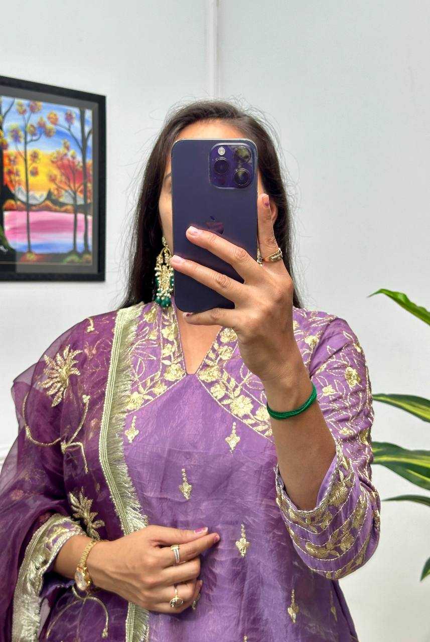 YNF RUSSIAN SILK RIN181 1071 LEHENGAS WHOLESALE SILK EMBROIDERED PURPLE LEHENGAS MANUFACTURER