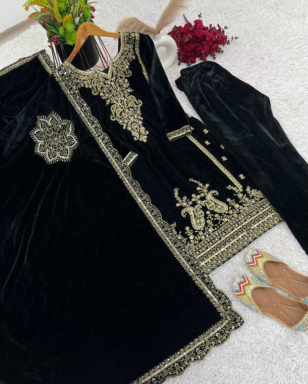 YNF VELVET KESH122 399 SUITS & DRESSES WHOLESALE EMBROPIDERY VELVET PARTY WEAR BLACK SUITS MANUFACTURE