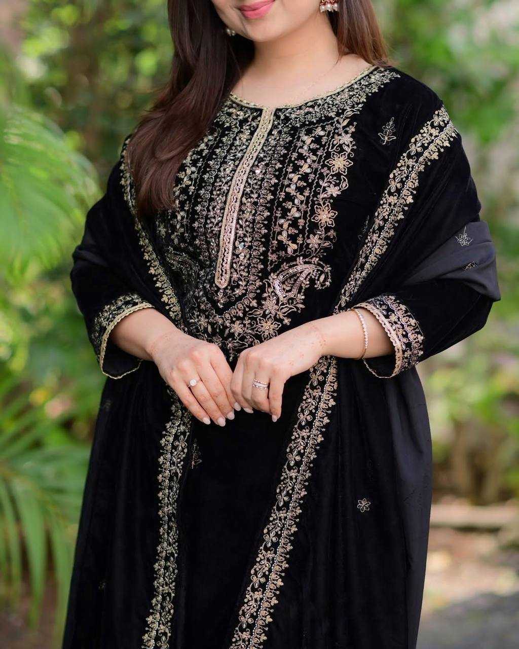 YNF VELVET KESH123 5213 SUITS & DRESSES WHOLESALE EMBROIDEREY PARTY WEAR BLACK SALWAR VELVET SUITS MANUFACTURE