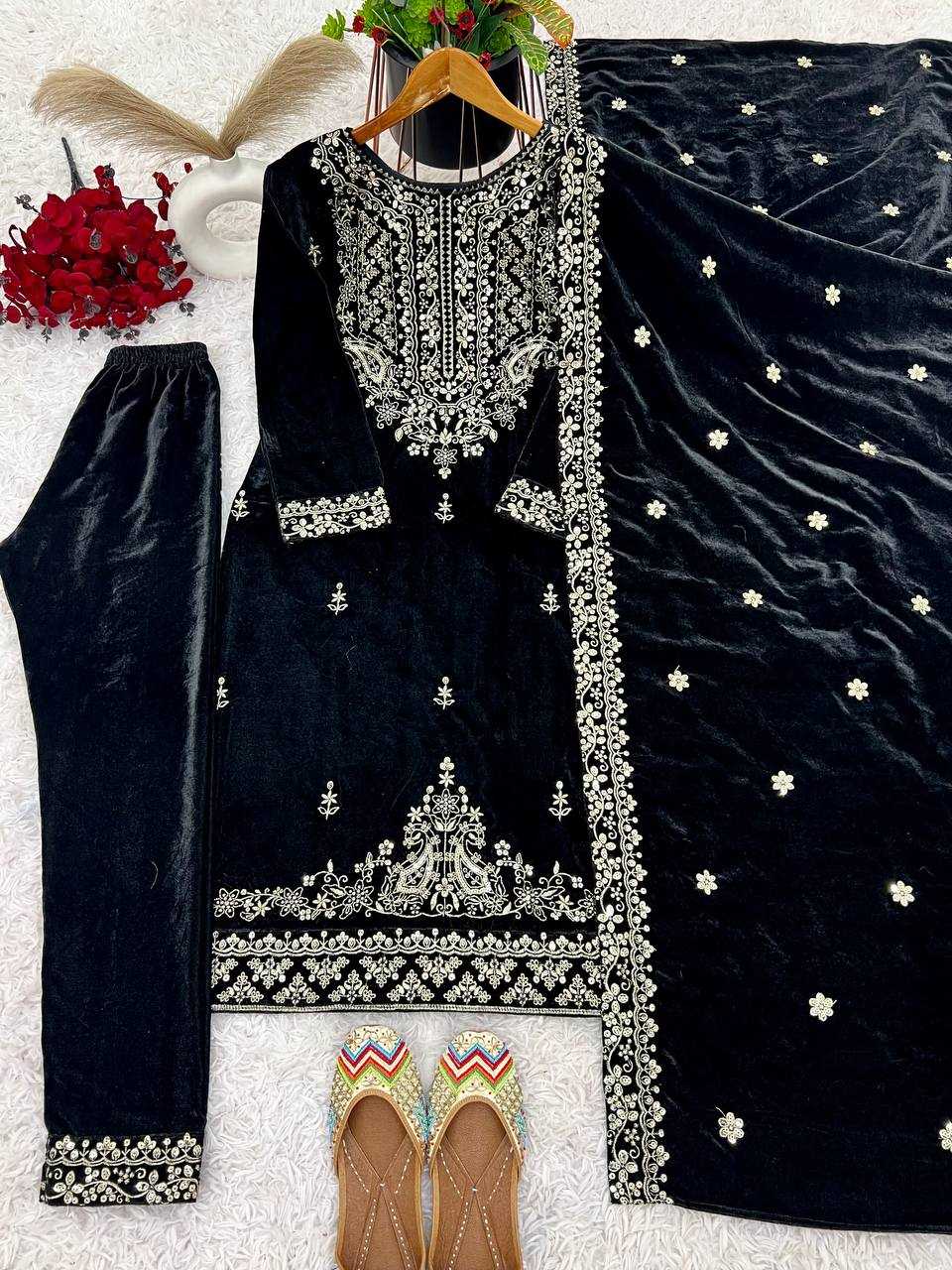 YNF VELVET KESH123 5213 SUITS & DRESSES WHOLESALE EMBROIDEREY PARTY WEAR BLACK SALWAR VELVET SUITS MANUFACTURE