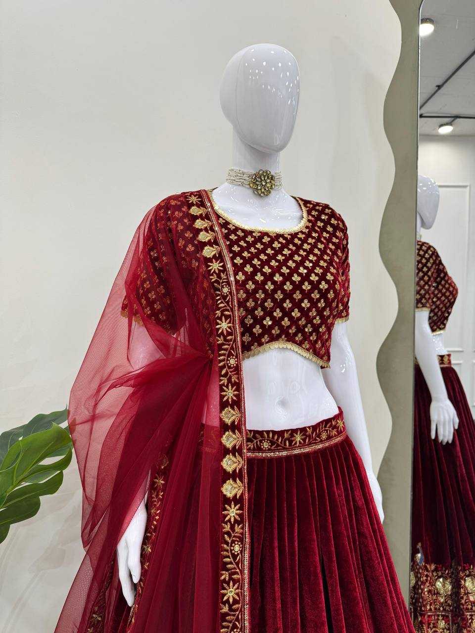 YNF VELVET RIN162 314 LEHENGAS WHOLESALE WEDDING EMBROIDERED VELVET SEQUINS LEHENGAS MANUFACTURER