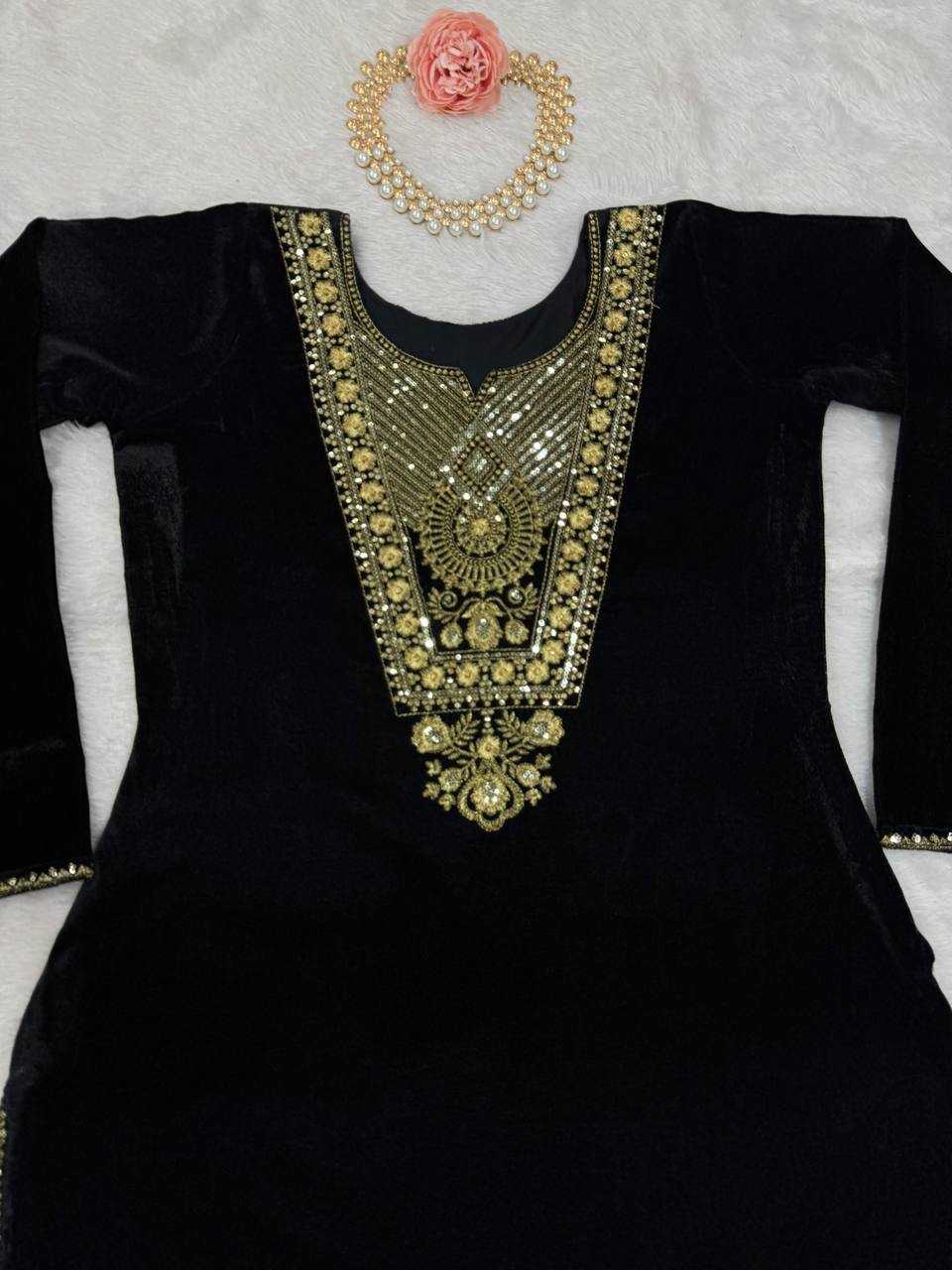 YNF VELVET RIN169 5775 SUITS & DRESSES WHOLESALE EMBROPIDERY VELVET PARTY WEAR BLACK SUITS MANUFACTURE