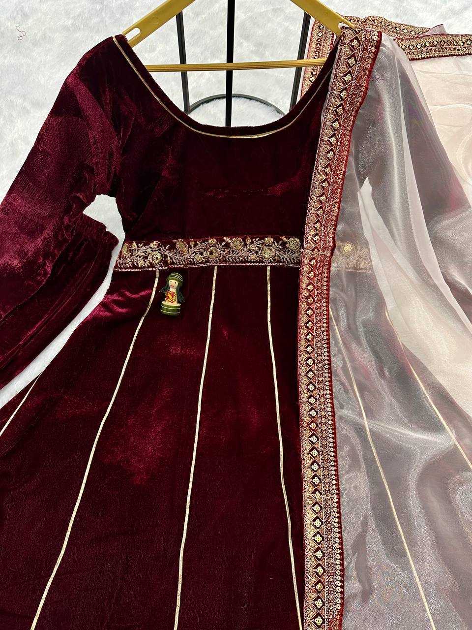 YNF VELVET RIN181 1070 GOWNS WHOLESALE EMBROIDERY ANARAKLLI MAROON VELVET GOWNS MANUFACTURER