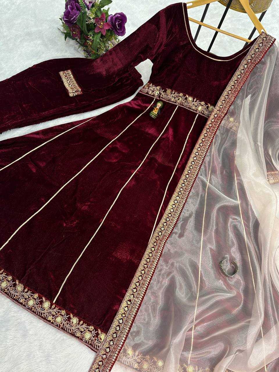 YNF VELVET RIN181 1070 GOWNS WHOLESALE EMBROIDERY ANARAKLLI MAROON VELVET GOWNS MANUFACTURER