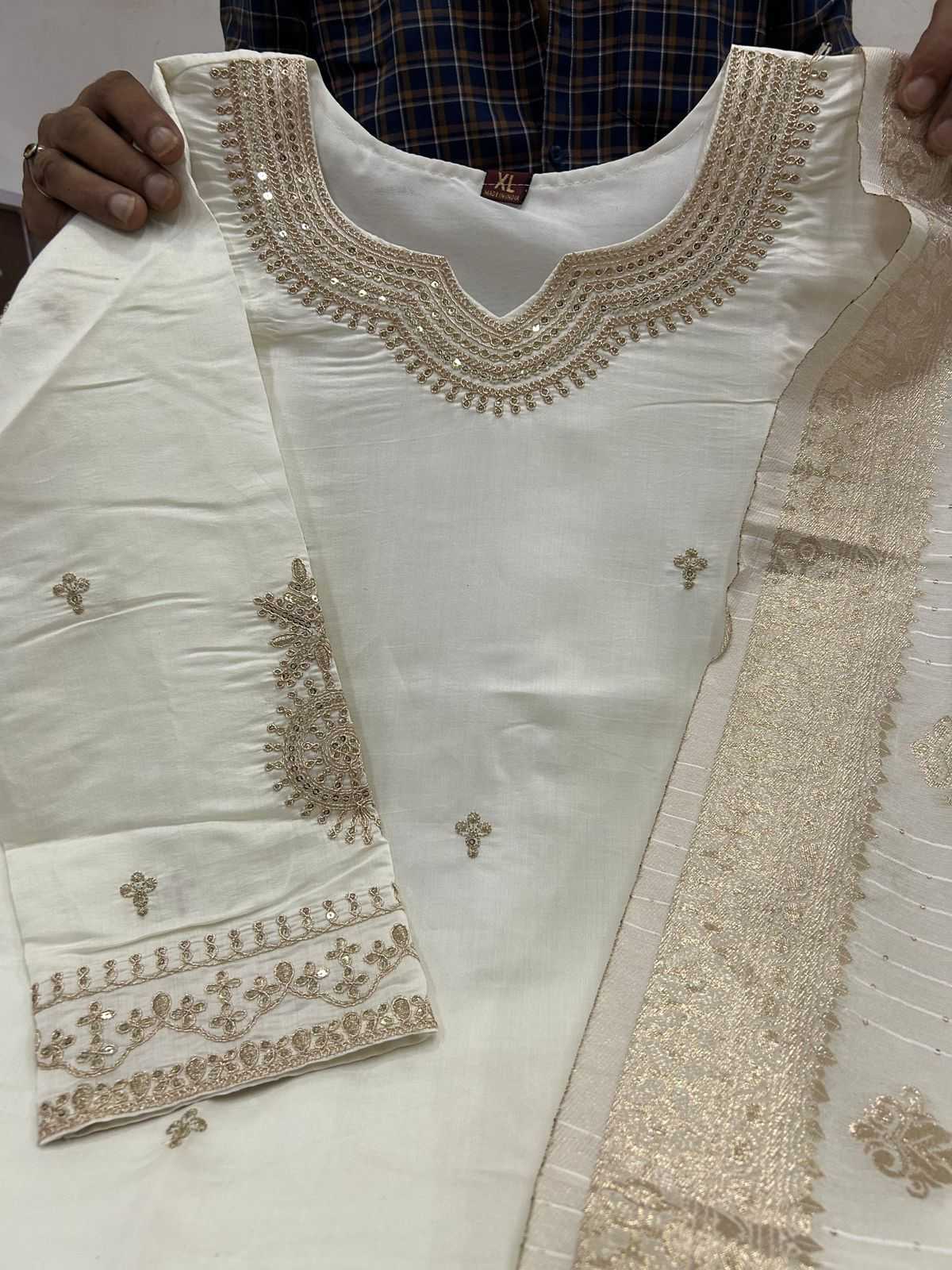 Ynf Heavy Roman Silk KESH175 DVF 20 Suits & Dresses Wholesale Embroidery Suits Ladies Silk Suit Zari Work Suit Manufacturer