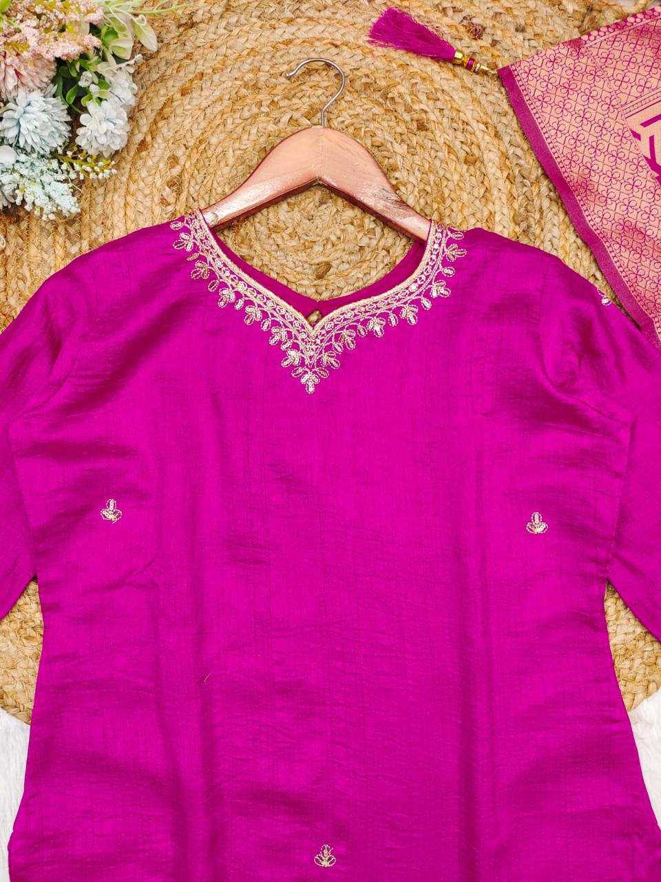 YNF JACQUARD KESH211 LDY130 SUITS & DRESSES  WHOLESALE LADIES PEINTED ZARI SUITS MANUFACTURER