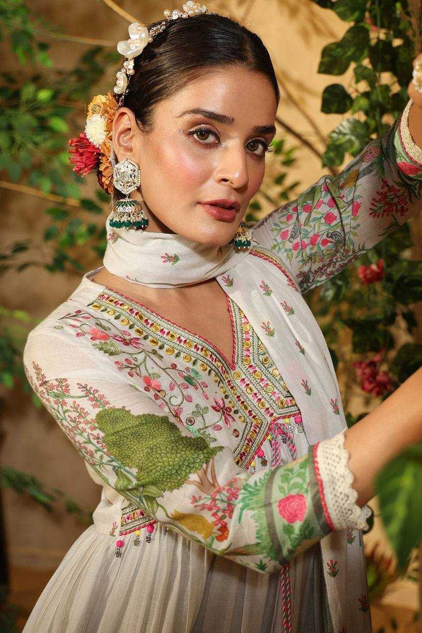 YNF MUSLIN KESH360 AKD10 SUIT WHOLESALE PRINT EMBROIDERY DESIGNER SUITS MANUFACTURER