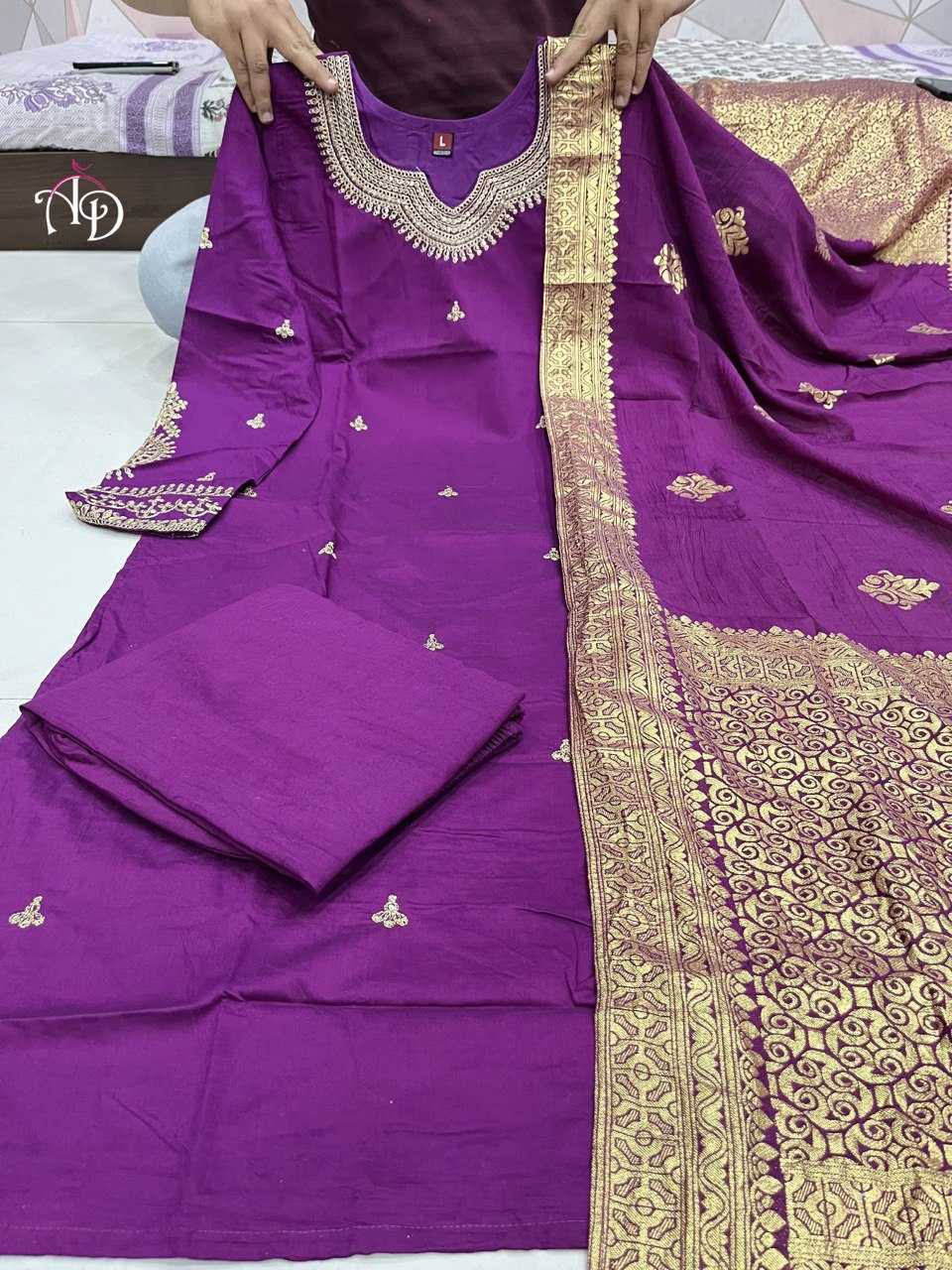 YNF SILK KESH360 AKD01 SUIT WHOLESALE EMBROIDERY SILK LADIES SUITS MANUFACTURER