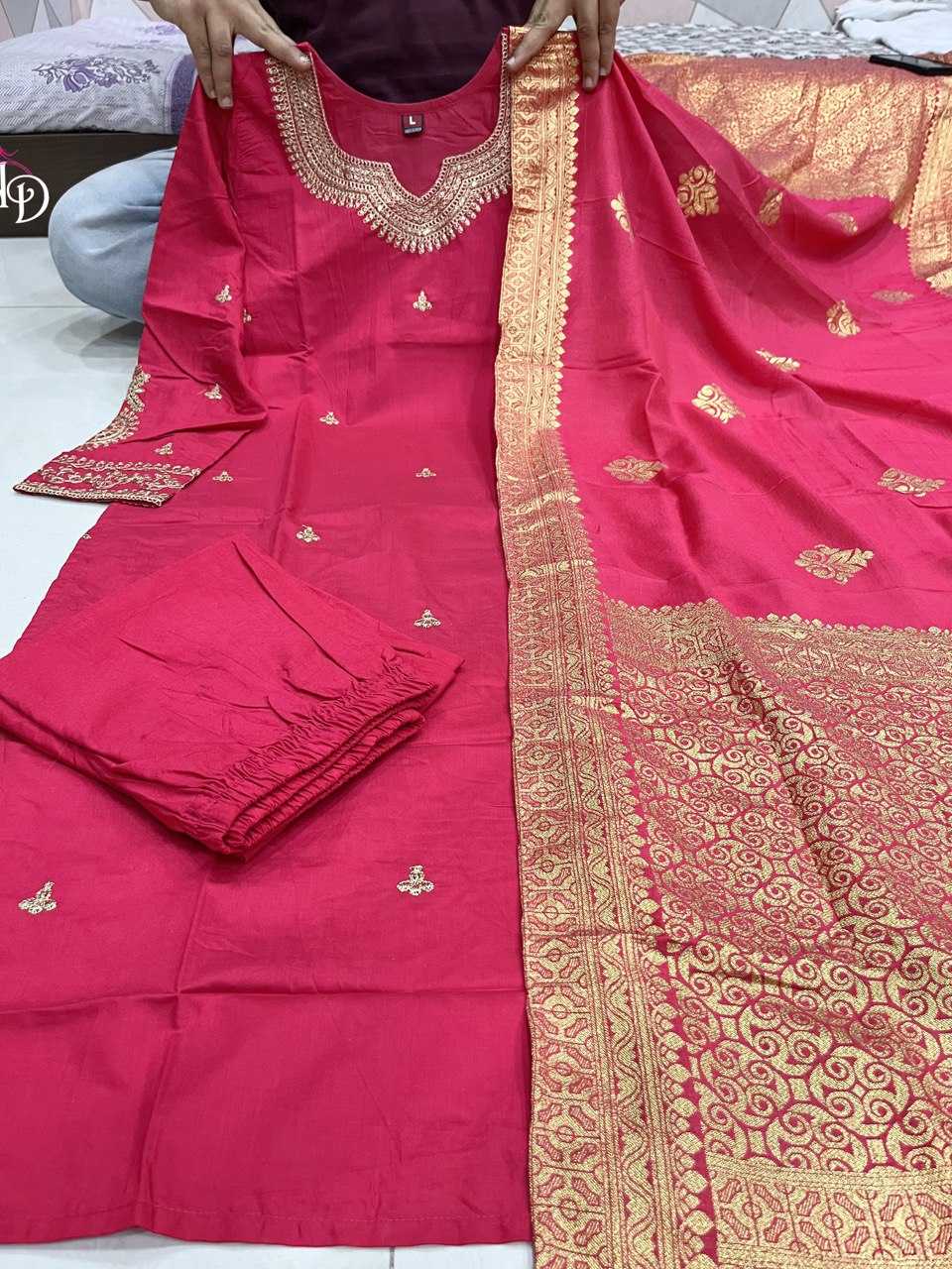 YNF SILK KESH360 AKD01 SUIT WHOLESALE EMBROIDERY SILK LADIES SUITS MANUFACTURER