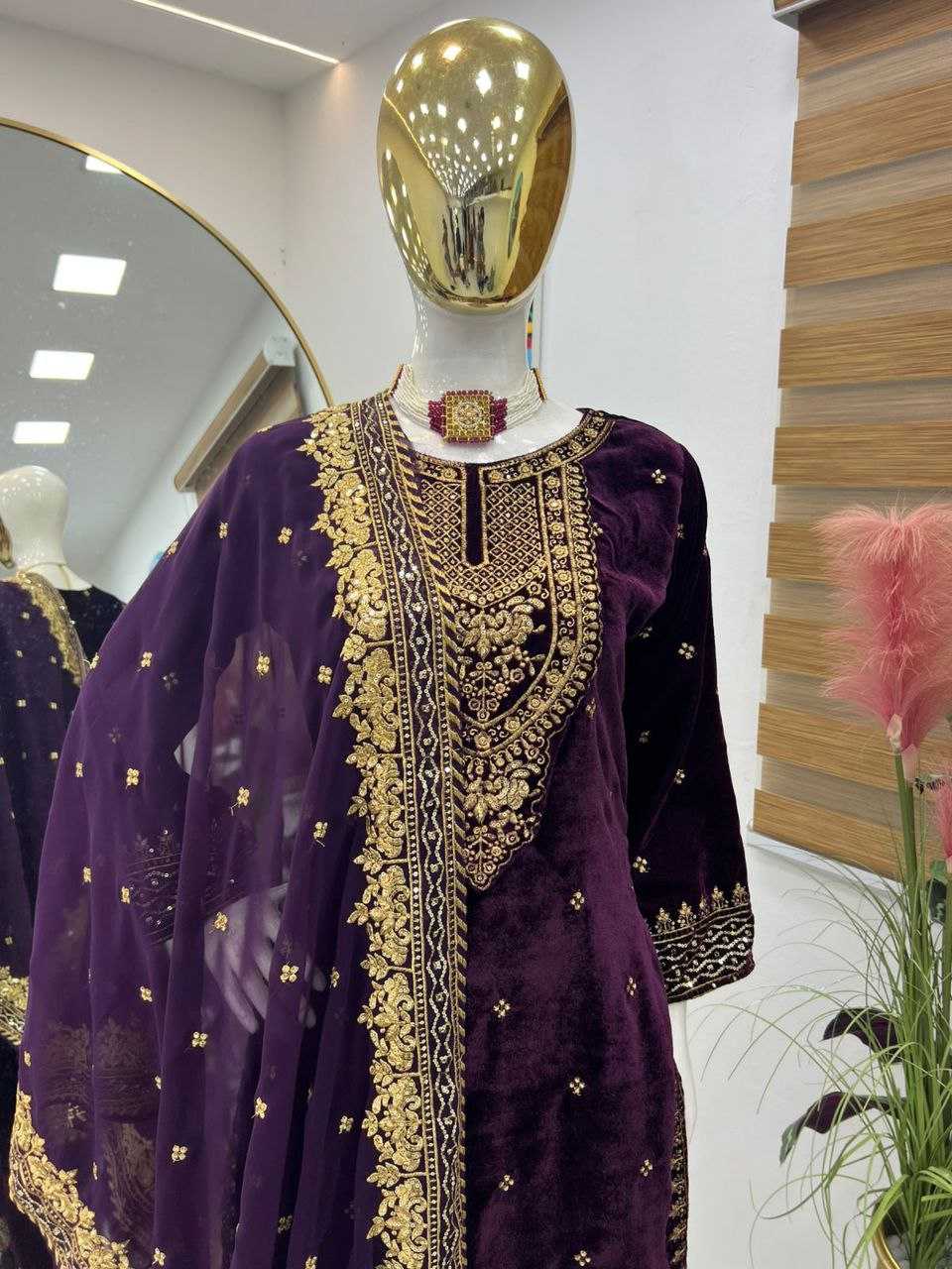 Ynf Velvet KESH158 6002 Gowns Wholesale Embroidery Gowns Velvet Gowns Gown With Dupatta Manufacturer