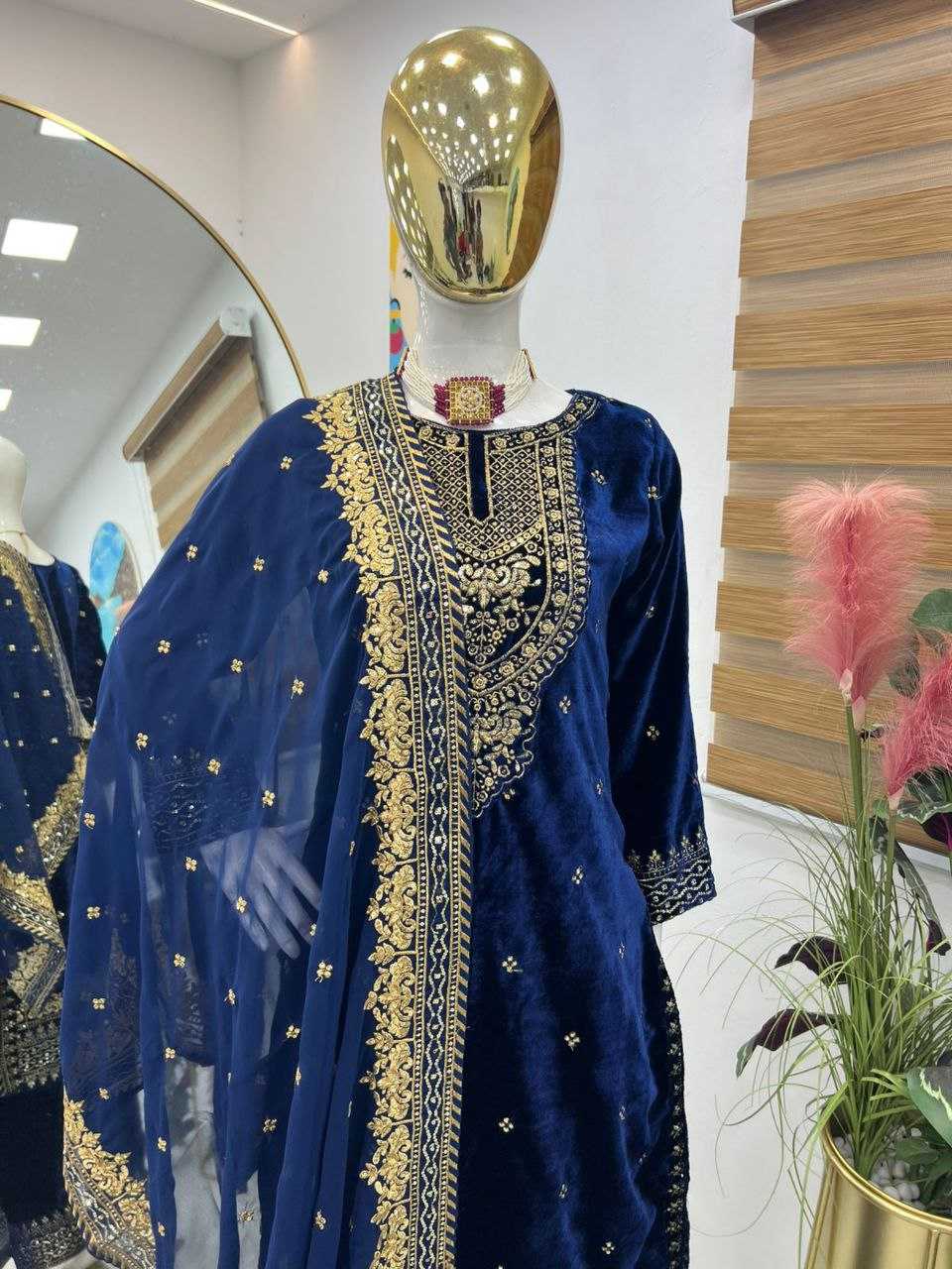 Ynf Velvet KESH158 6002 Gowns Wholesale Embroidery Gowns Velvet Gowns Gown With Dupatta Manufacturer