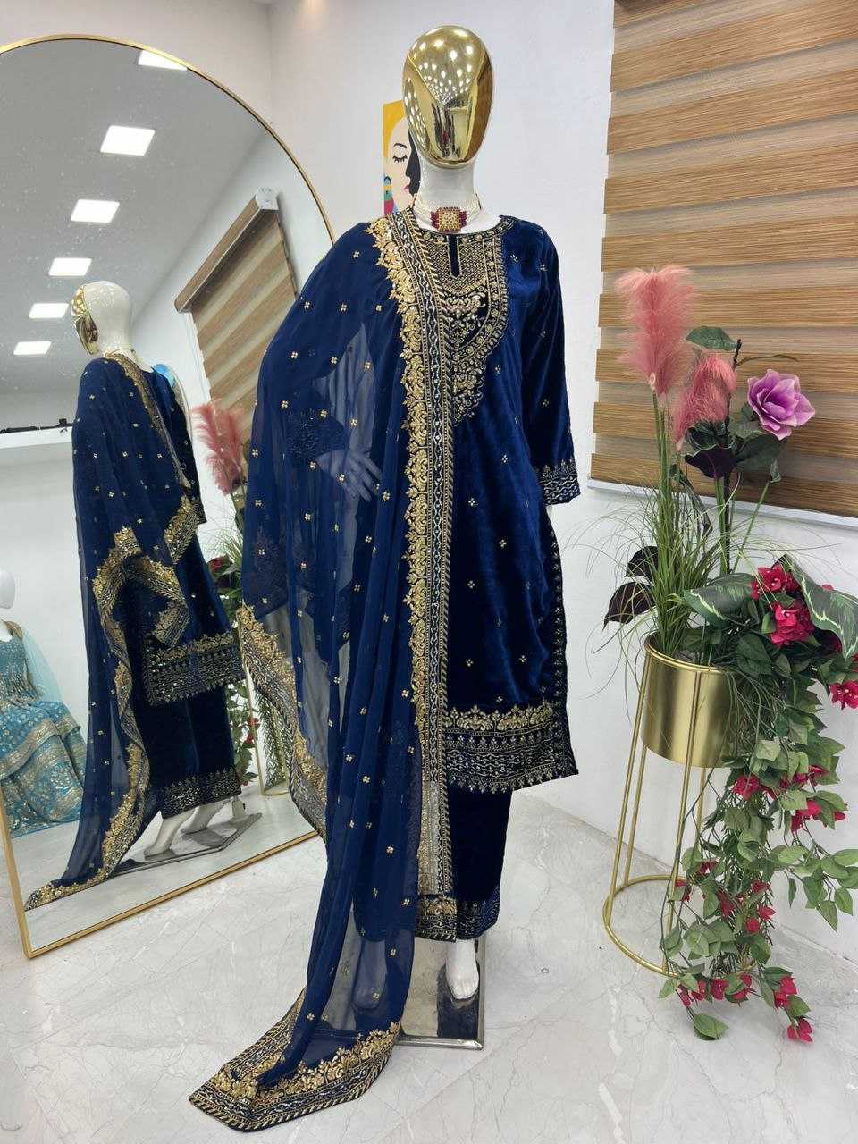 Ynf Velvet KESH158 6002 Gowns Wholesale Embroidery Gowns Velvet Gowns Gown With Dupatta Manufacturer