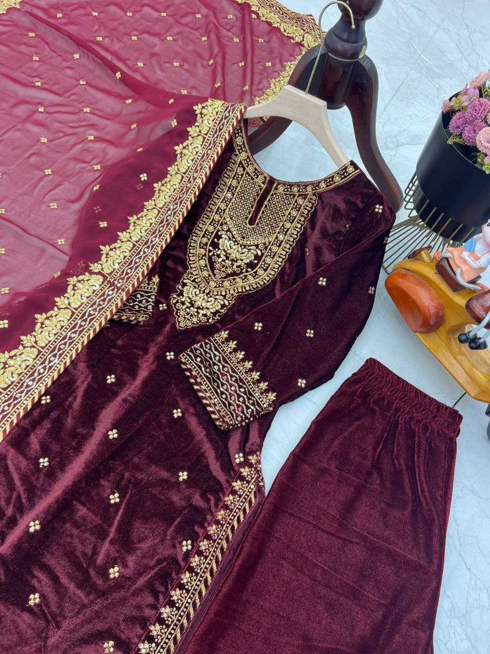 Ynf Velvet KESH158 6002 Gowns Wholesale Embroidery Gowns Velvet Gowns Gown With Dupatta Manufacturer