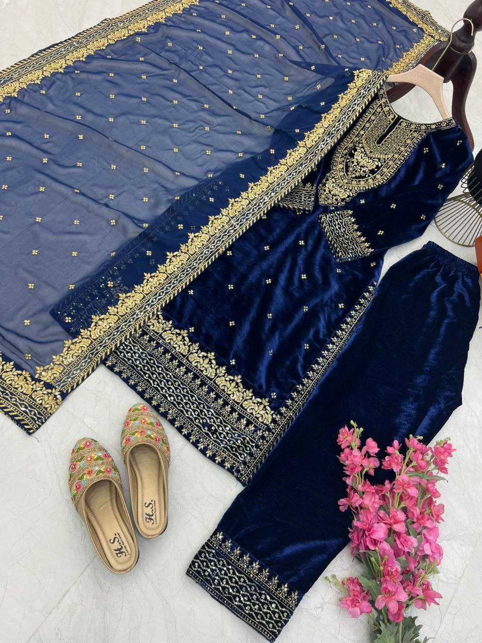 Ynf Velvet KESH158 6002 Gowns Wholesale Embroidery Gowns Velvet Gowns Gown With Dupatta Manufacturer