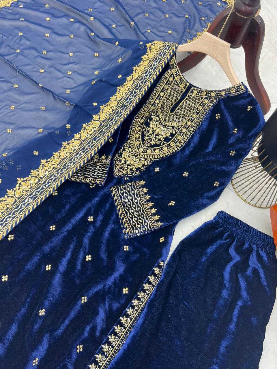 Ynf Velvet KESH158 6002 Gowns Wholesale Embroidery Gowns Velvet Gowns Gown With Dupatta Manufacturer