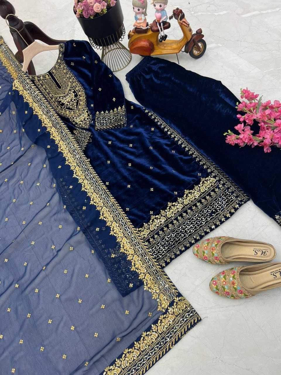 Ynf Velvet KESH158 6002 Gowns Wholesale Embroidery Gowns Velvet Gowns Gown With Dupatta Manufacturer