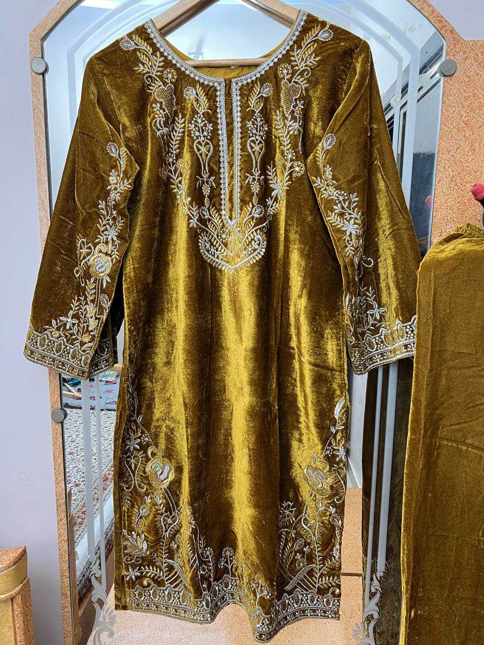 YNF VELVET KESH399 3134 SUITS & DRESSES WHOLESALE SHARARA VELVET EID SUITS  MANUFACTURER