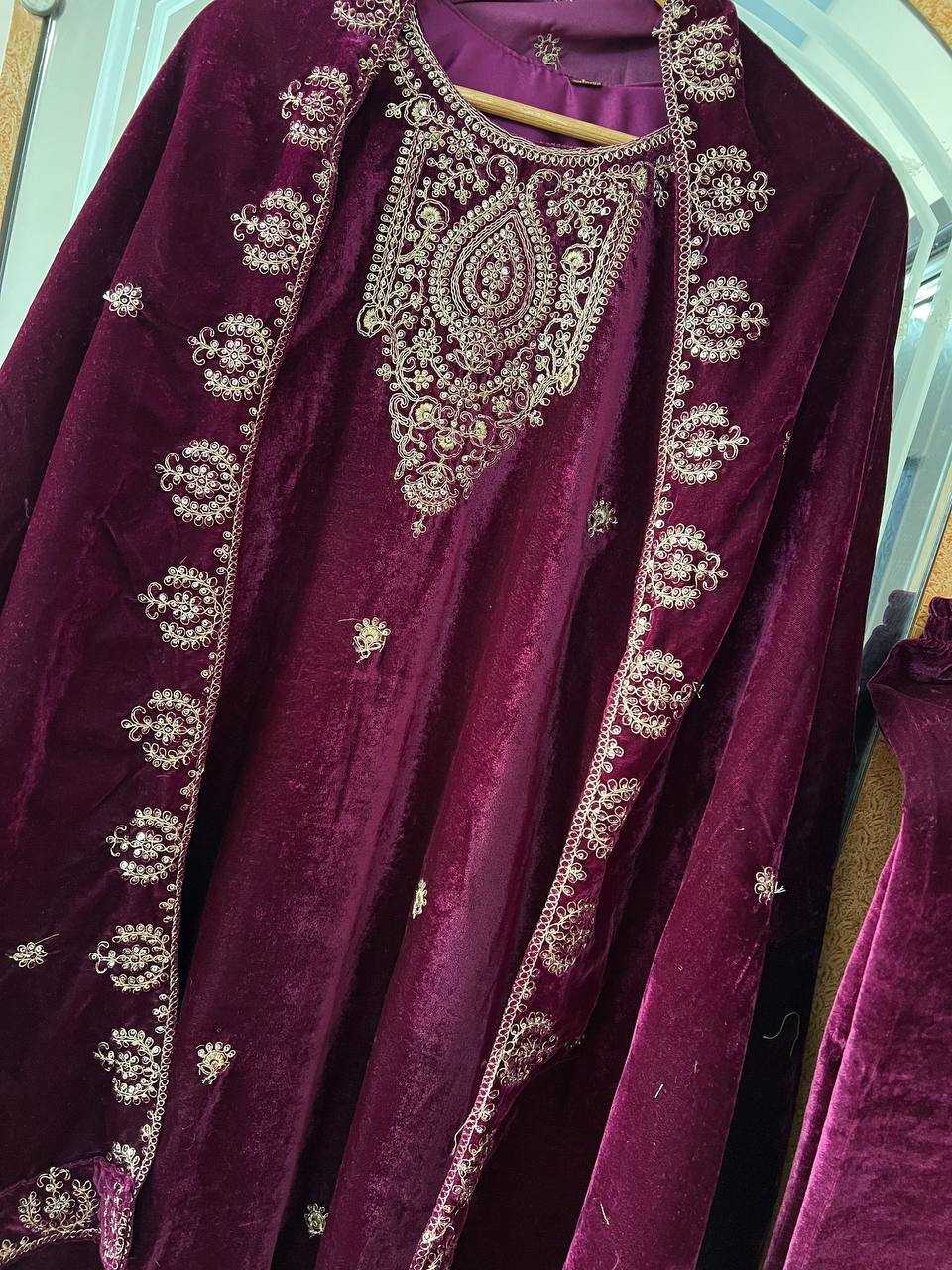 YNF VELVET  KESH399 3135 SUITS & DRESSES WHOLESAL EWEDDING EMBROIDERY  EID SUITS  MANUFACTURER