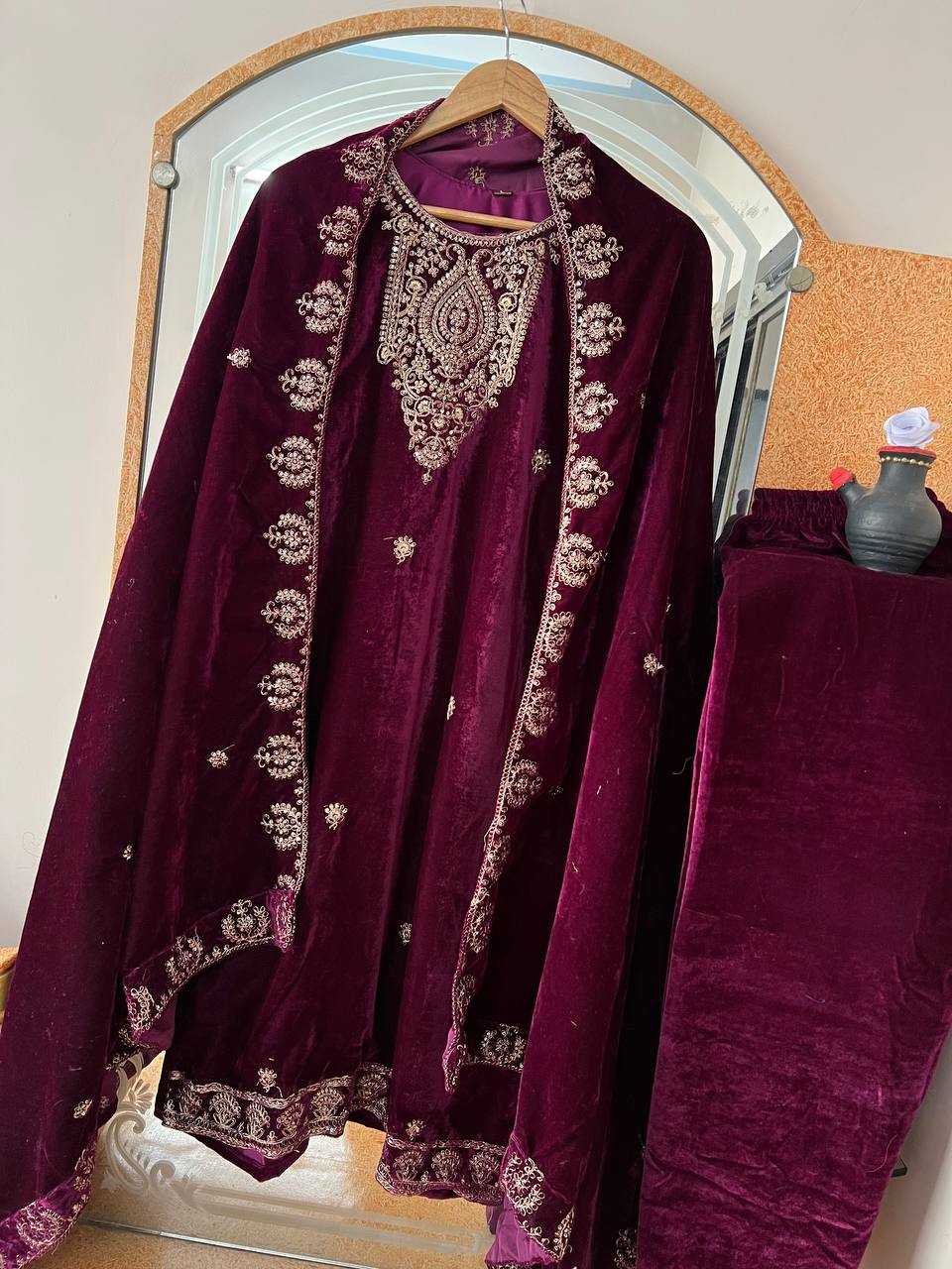 YNF VELVET  KESH399 3135 SUITS & DRESSES WHOLESAL EWEDDING EMBROIDERY  EID SUITS  MANUFACTURER