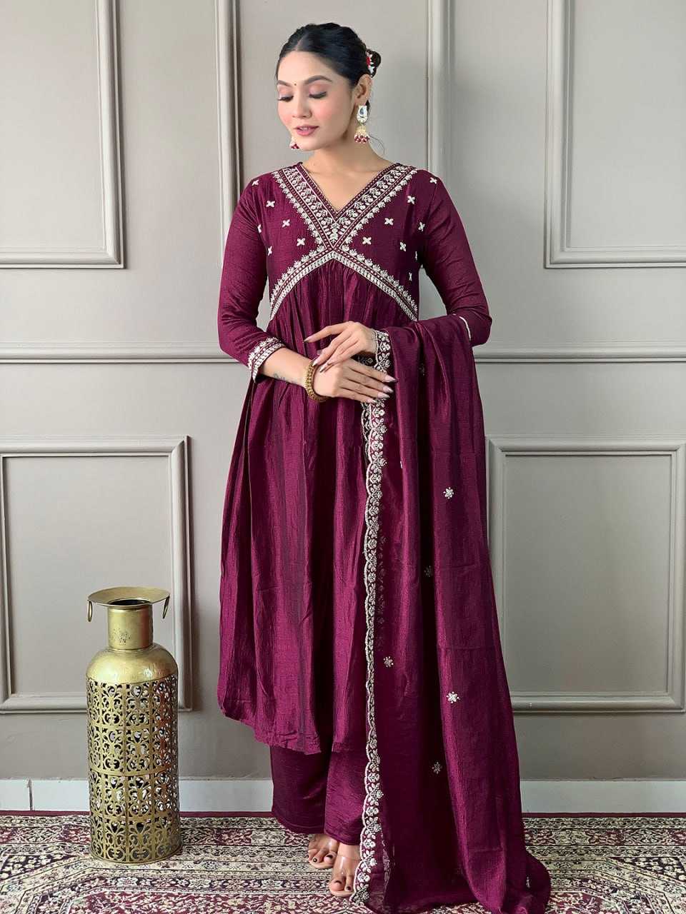 YNF VICHITRA KESH402 562 SUITS & DRESSES  WHOLESALE LADIES ALIA CUT EMBROIDERED SUITS MANUFACTURER