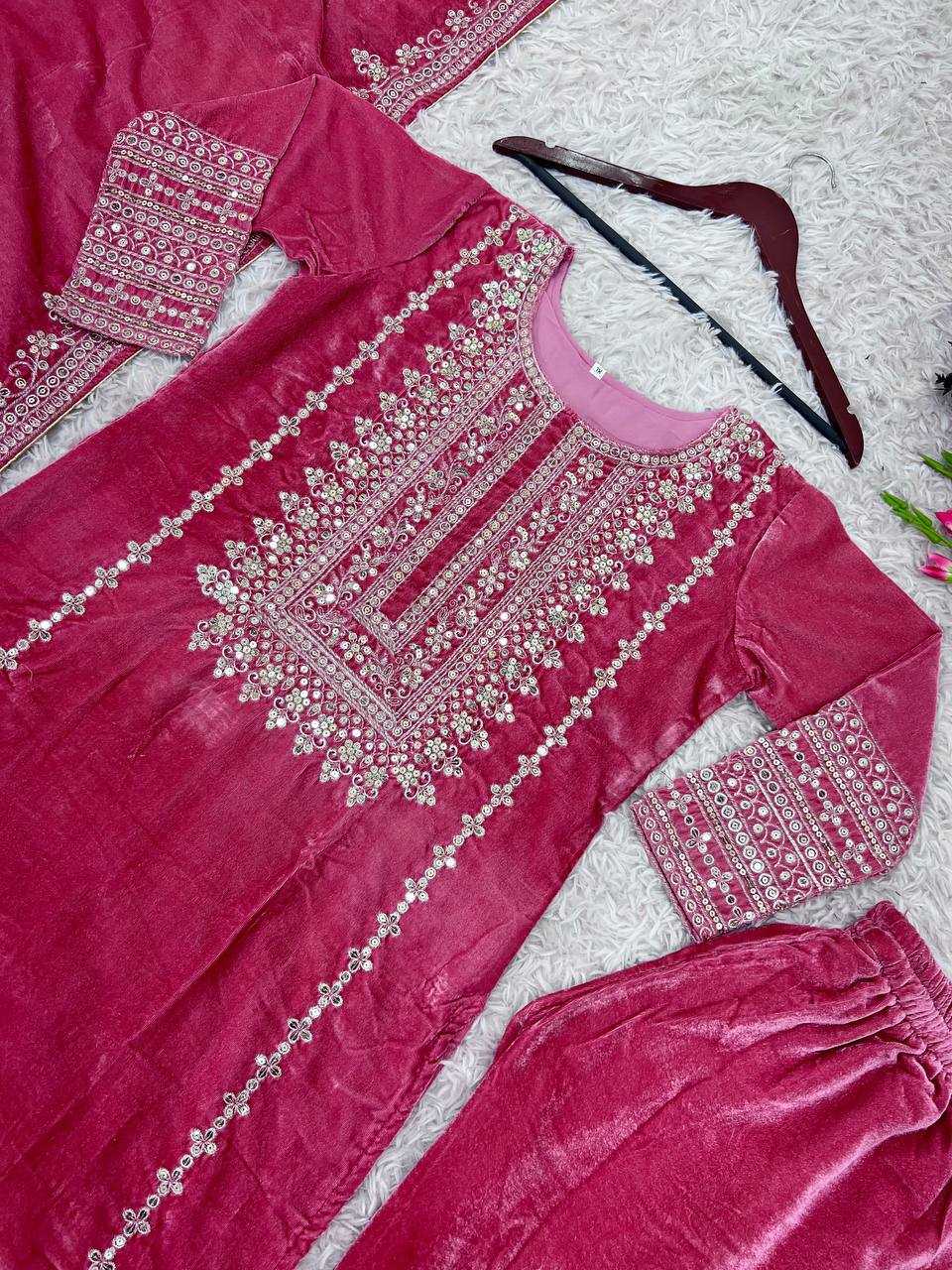 YNF VISCOSE KESH123 5017 SUITS & DRESSES WHOLESALE VELVET EMBROIDERED COTTON SUITS & DRESSES MANUFACTURER