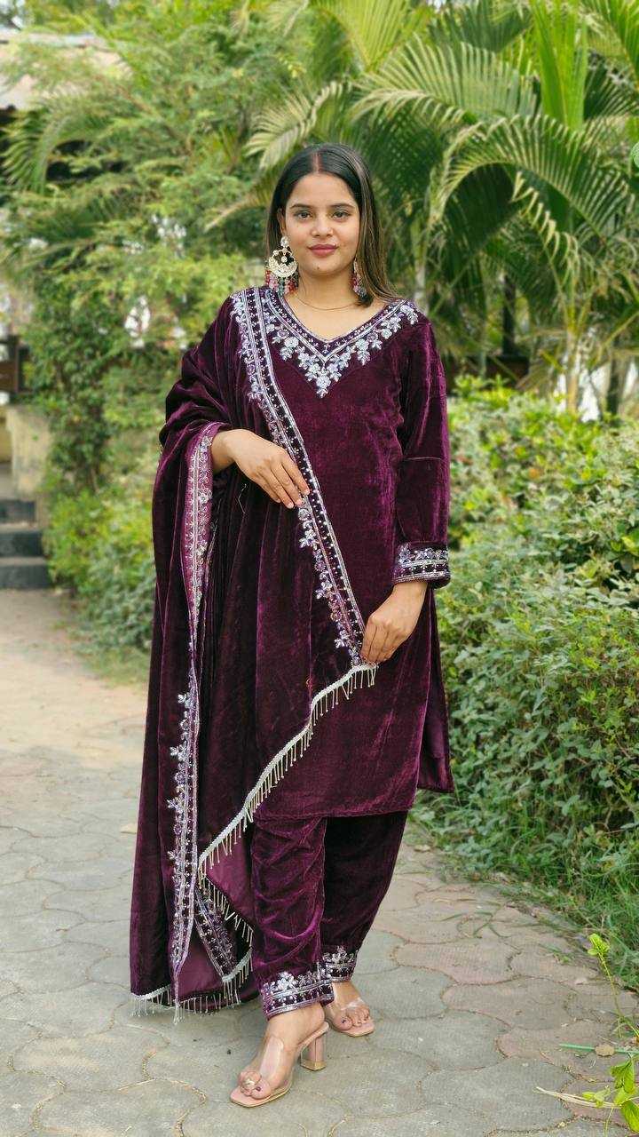 YNF VISCOSE RIN114 5057 KURTI WHOLESALE EMBROIDERED DESIGNER LADIES KURTI MANUFACTURER