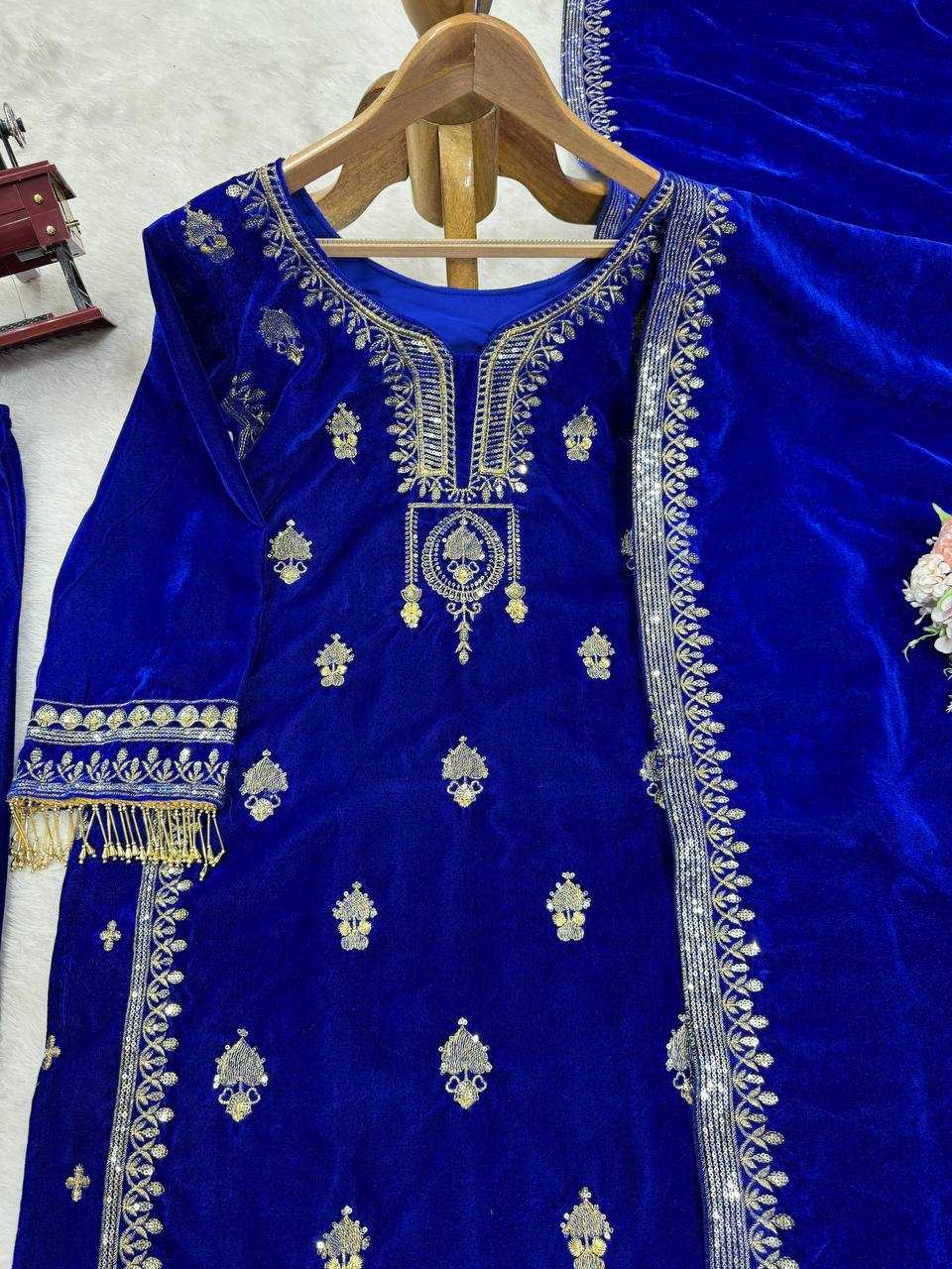 YNF VISCOSE VELVET RIN169 5800 SUITS & DRESSES WHOLESALE VELVET EMBROIDERY PAKISTANI SUITS MANUFACTURER