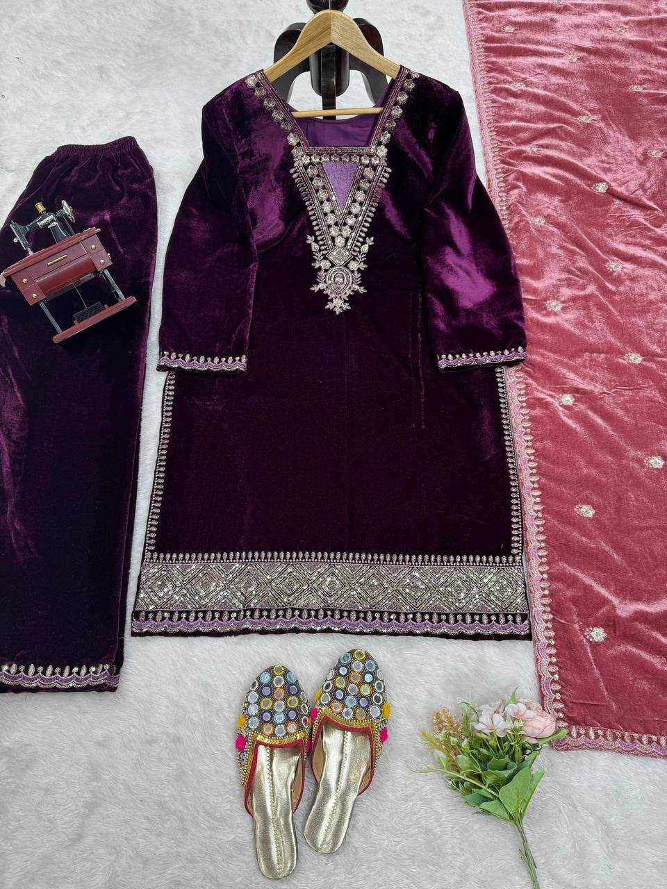 YNF VISCOSE VELVET RIN169 5801 SUITS & DRESSES WHOLESALE VELVET EMBROIDERY PARTY WEAR SUITS MANUFACTURER