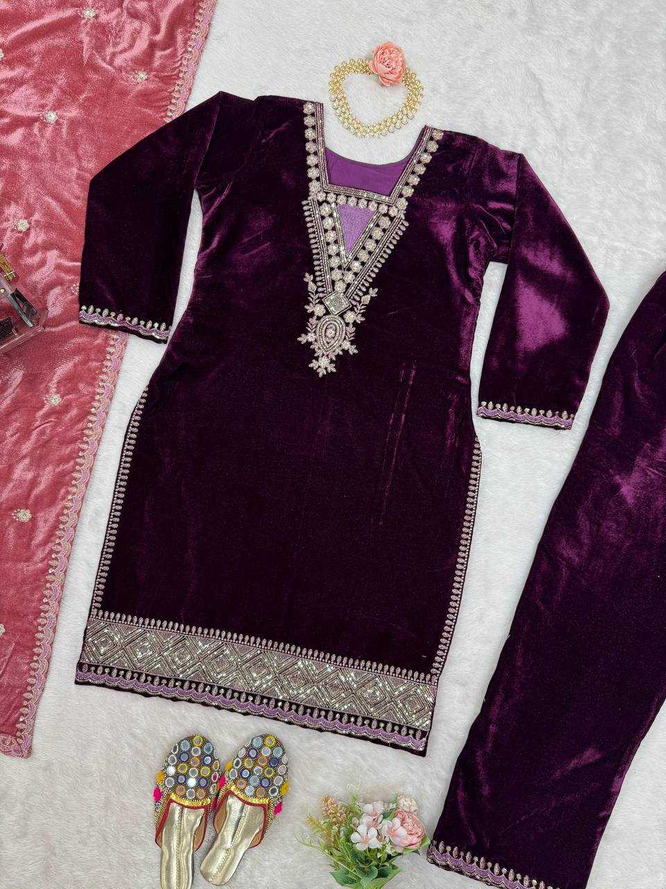 YNF VISCOSE VELVET RIN169 5801 SUITS & DRESSES WHOLESALE VELVET EMBROIDERY PARTY WEAR SUITS MANUFACTURER