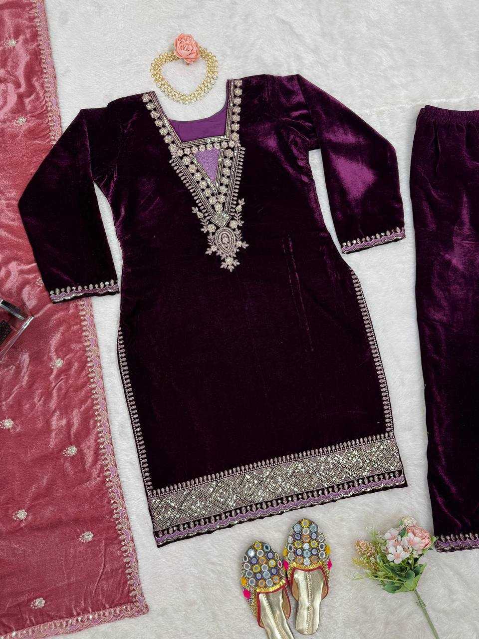 YNF VISCOSE VELVET RIN169 5801 SUITS & DRESSES WHOLESALE VELVET EMBROIDERY PARTY WEAR SUITS MANUFACTURER