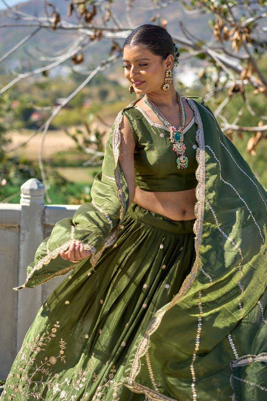 Ynf Chinon RIN119 9011 Lehengas Wedding Collections Festive Collections Wholesale Embroidered Lehenga Thread Work Lehenga Lehenga With Cancan Manufacturer