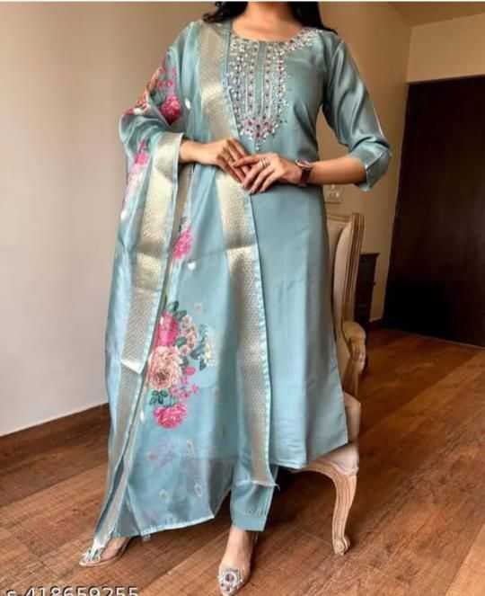 Ynf Heavy Roman Silk KESH175 DVF 41 Suits & Dresses Wholesale Embroidery Suits Ladies Silk Suit Zari Work Suit Manufacturer